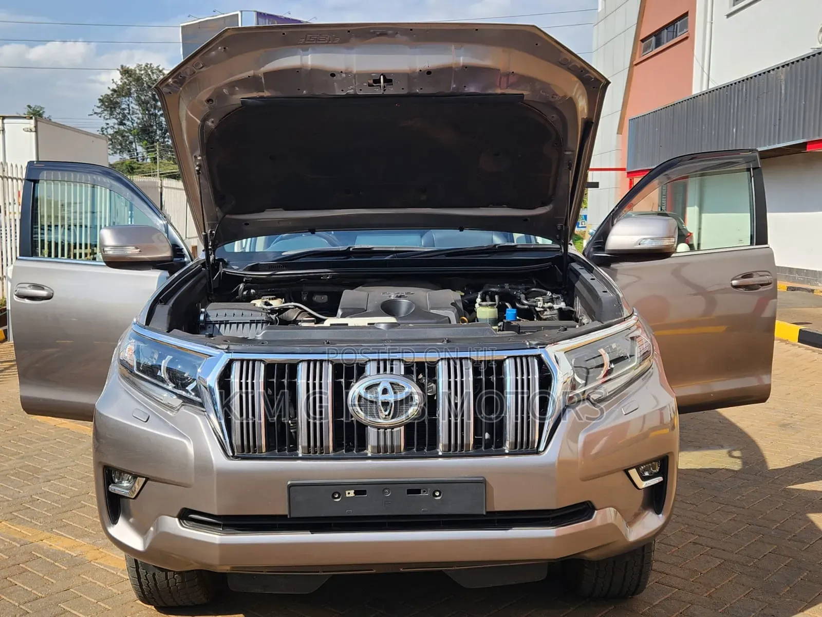 Toyota Land Cruiser Prado 2017 Ivory