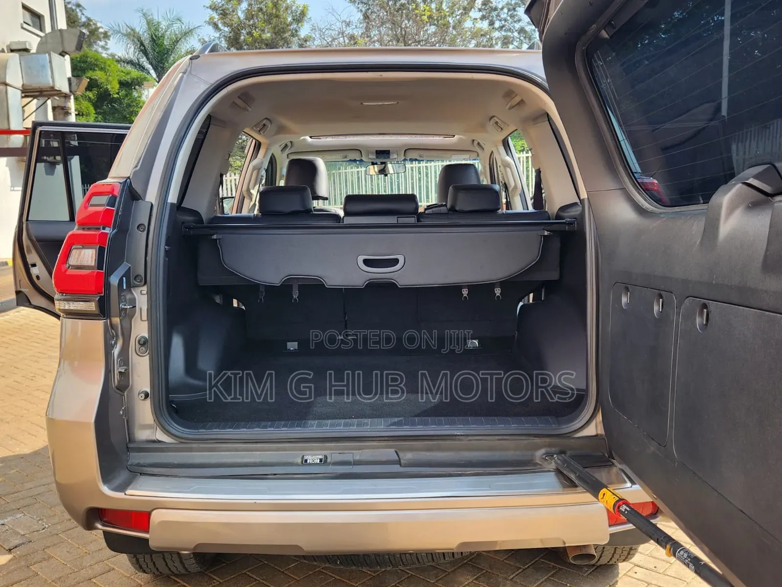 Toyota Land Cruiser Prado 2017 Ivory