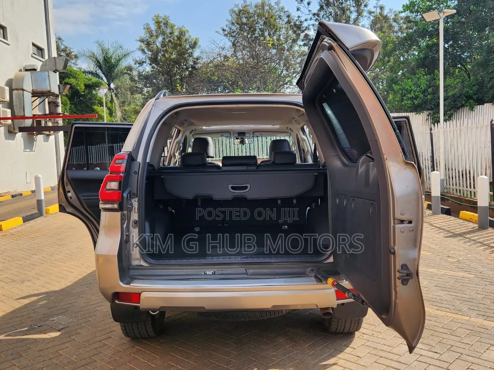 Toyota Land Cruiser Prado 2017 Ivory