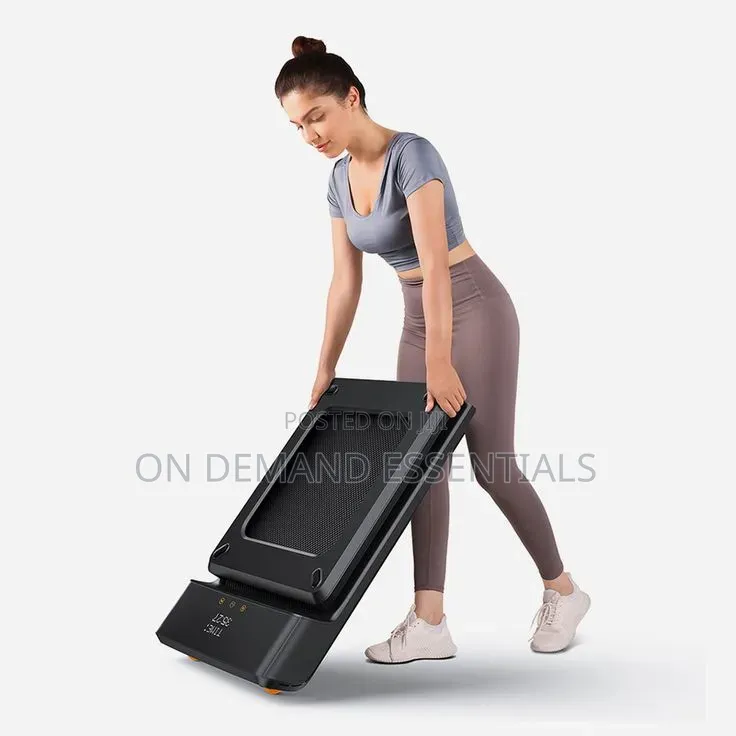 Foldable Walking Pad/TreadmillHas a Remote