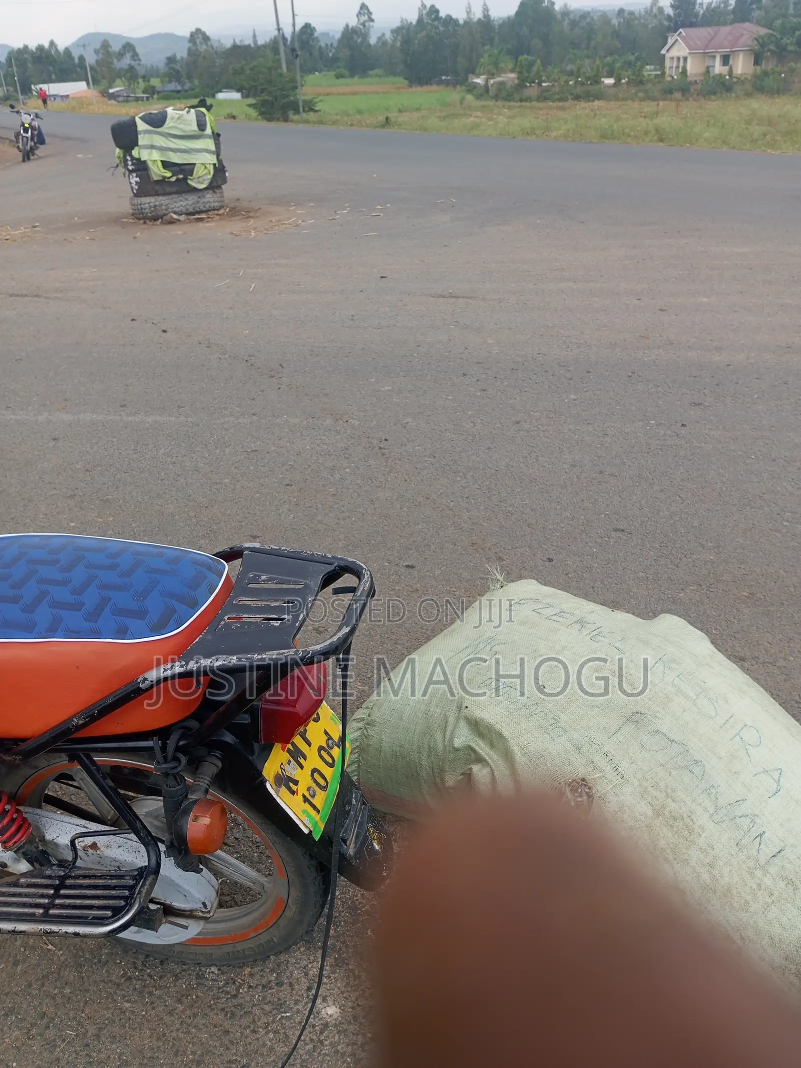 TVS HLX Plus ES 2020 Red