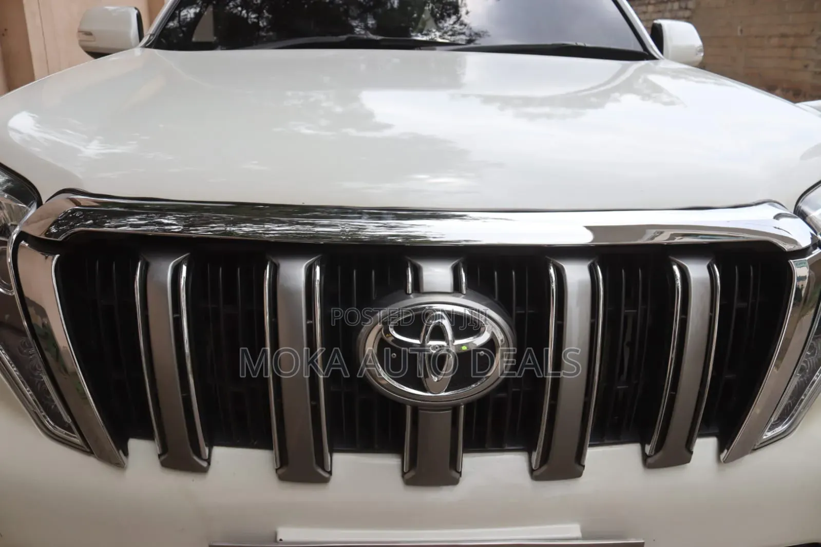 Toyota Land Cruiser Prado 2011 White