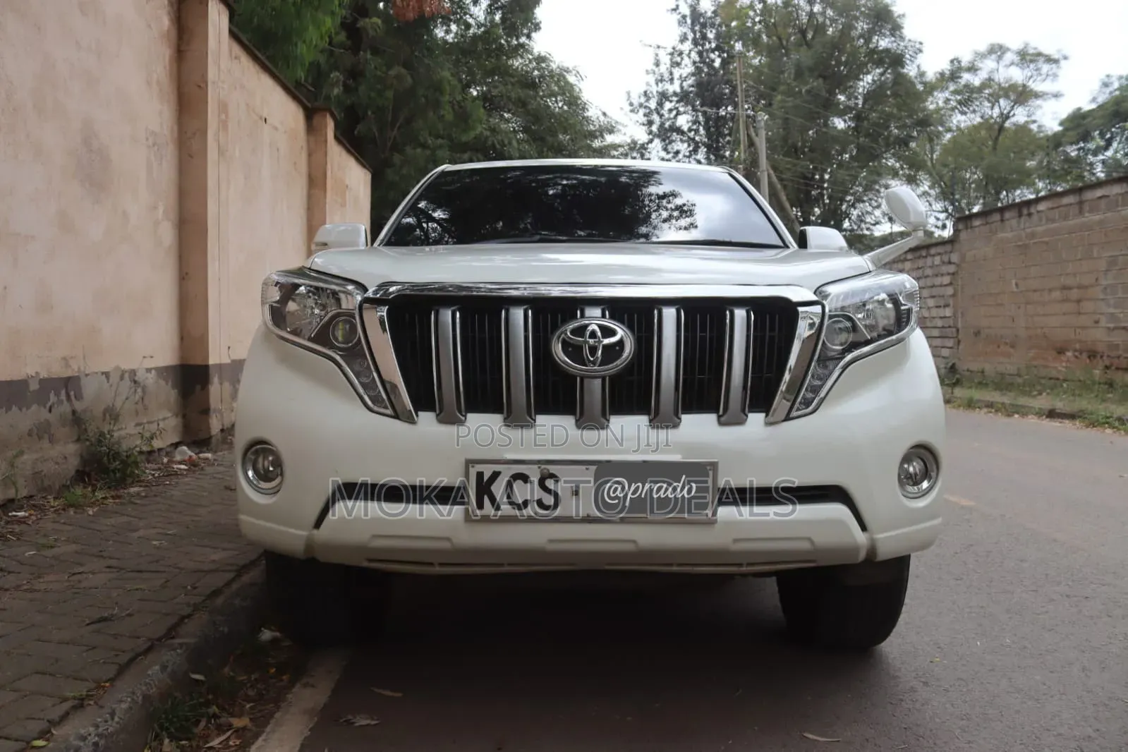 Toyota Land Cruiser Prado 2011 White
