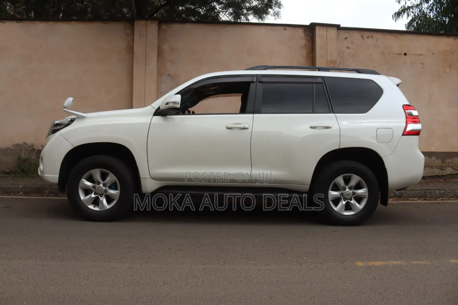 Toyota Land Cruiser Prado 2011 White