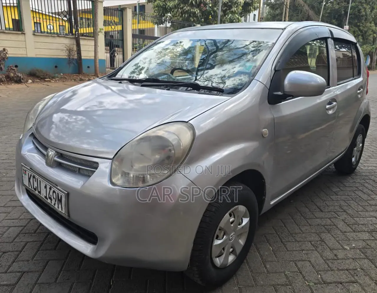Toyota Passo 2011 Silver