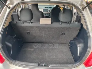 Toyota Vitz 2012 Silver