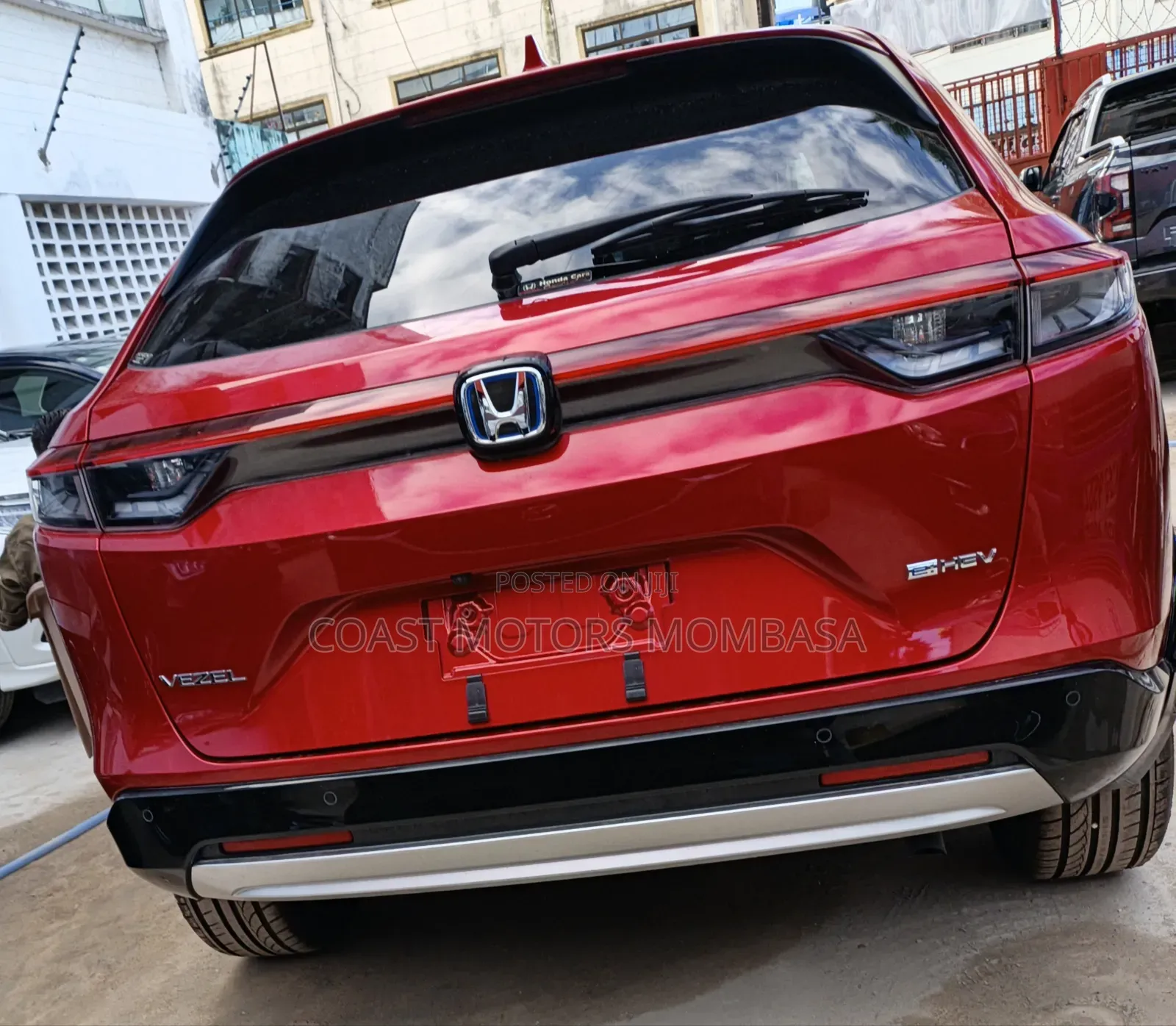 Honda Vezel 2021 Maroon