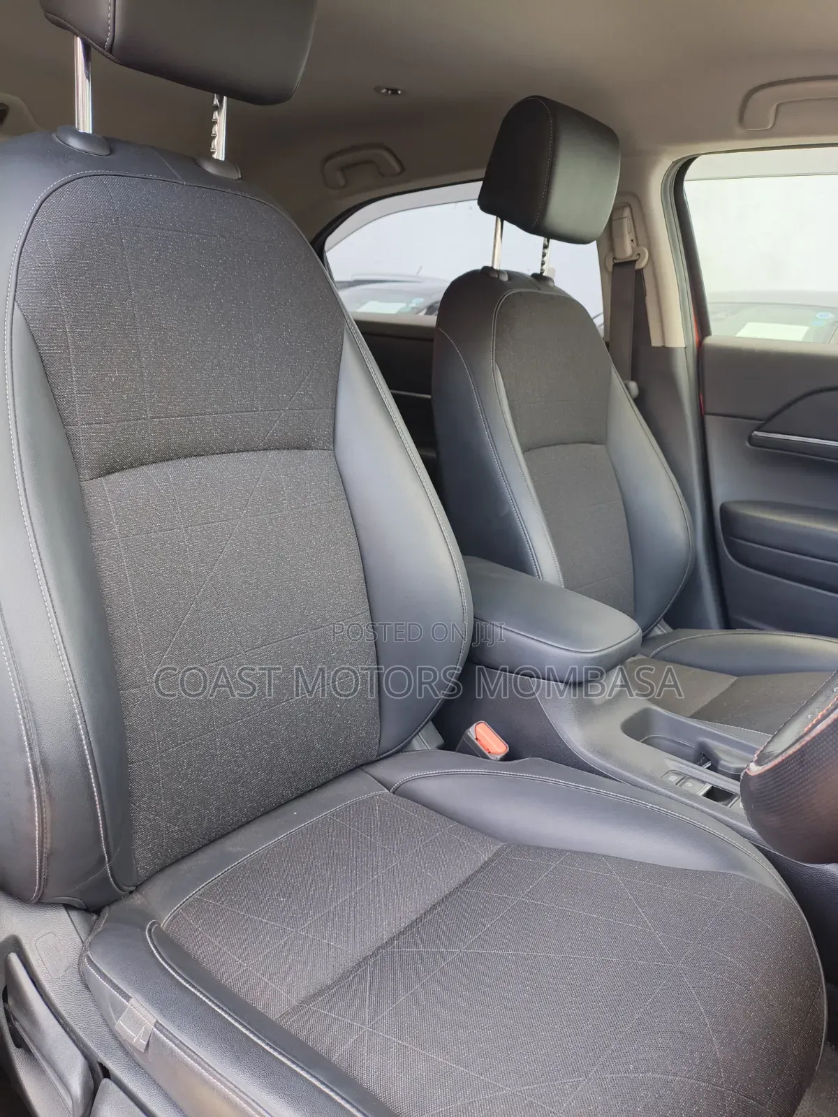Honda Vezel 2021 Maroon