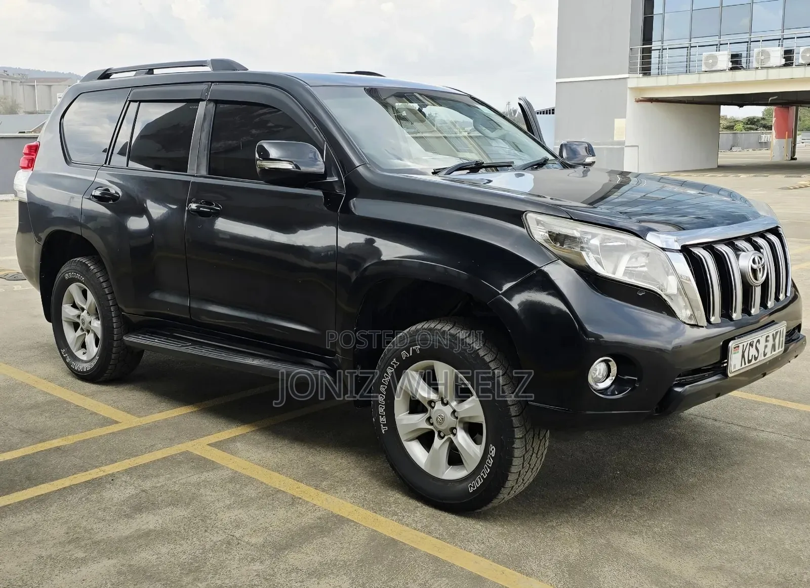Toyota Land Cruiser Prado 2010 Black