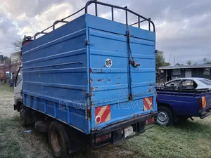 MMITSUBISHI Mini Canter