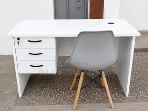 Modern Study Desk With Lockable Drawer