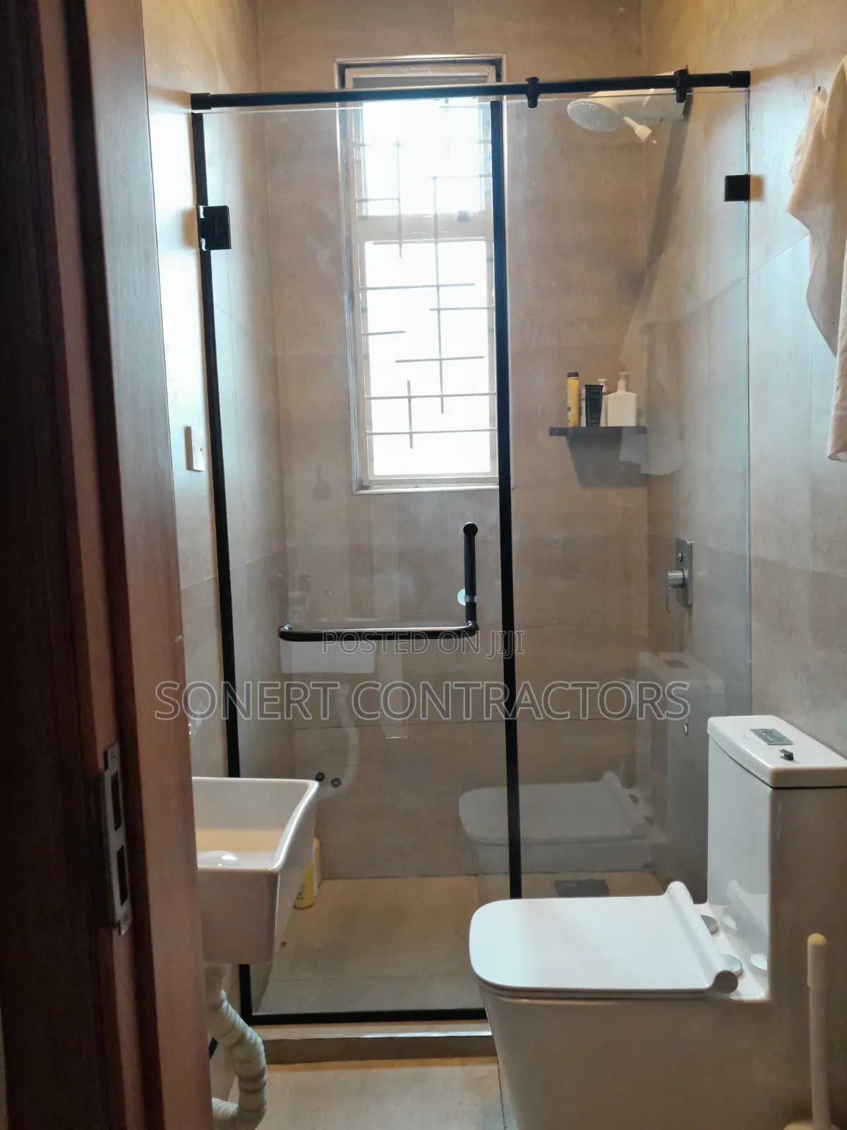 Black Fittings Shower Glass Partition