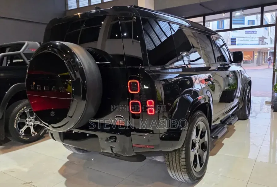 Land Rover Defender 2022 Black