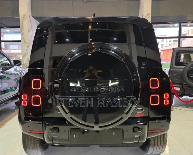 Land Rover Defender 2022 Black