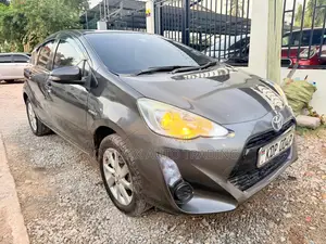 Toyota Aqua 2018 Gray