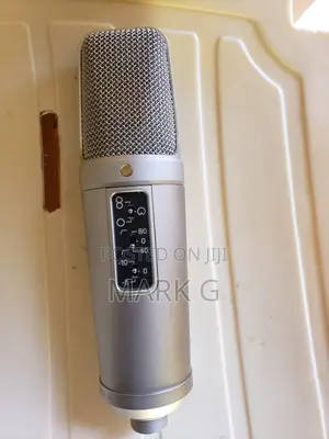 Rode NT2-A Mic + Pop-Filter + Acoustic Shield + Shock Mount