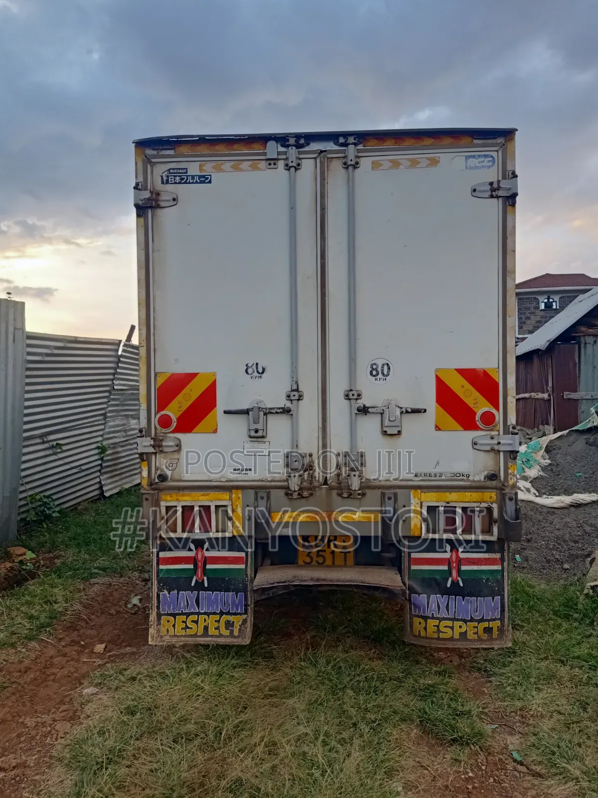 Isuzu ELF 2010 White