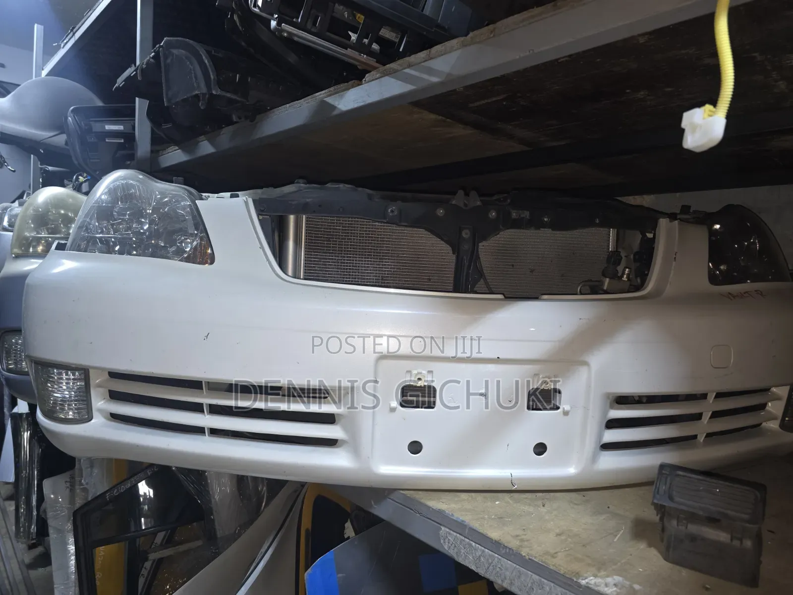 Nosecut Toyota Crown 2005-2007