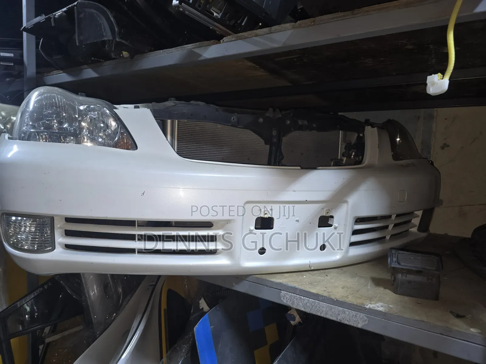 Nosecut Toyota Crown 2005-2007