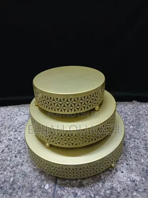 3Pcs Gold Cake Stands. Sizes: *25/30/35/Cm