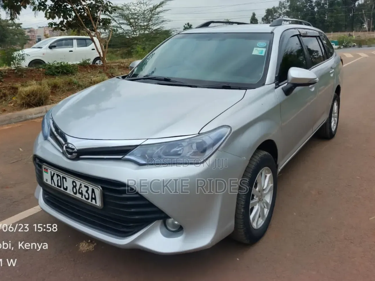 Toyota Corolla Fielder 2015 Silver