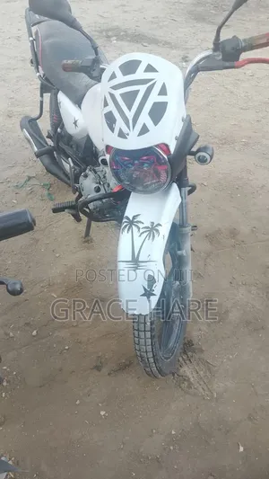 Bajaj Boxer 125 2018 White