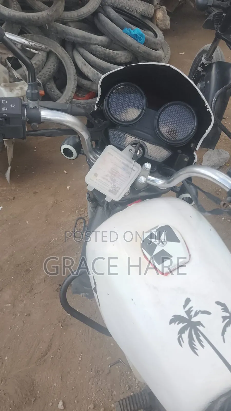 Bajaj Boxer 125 2018 White