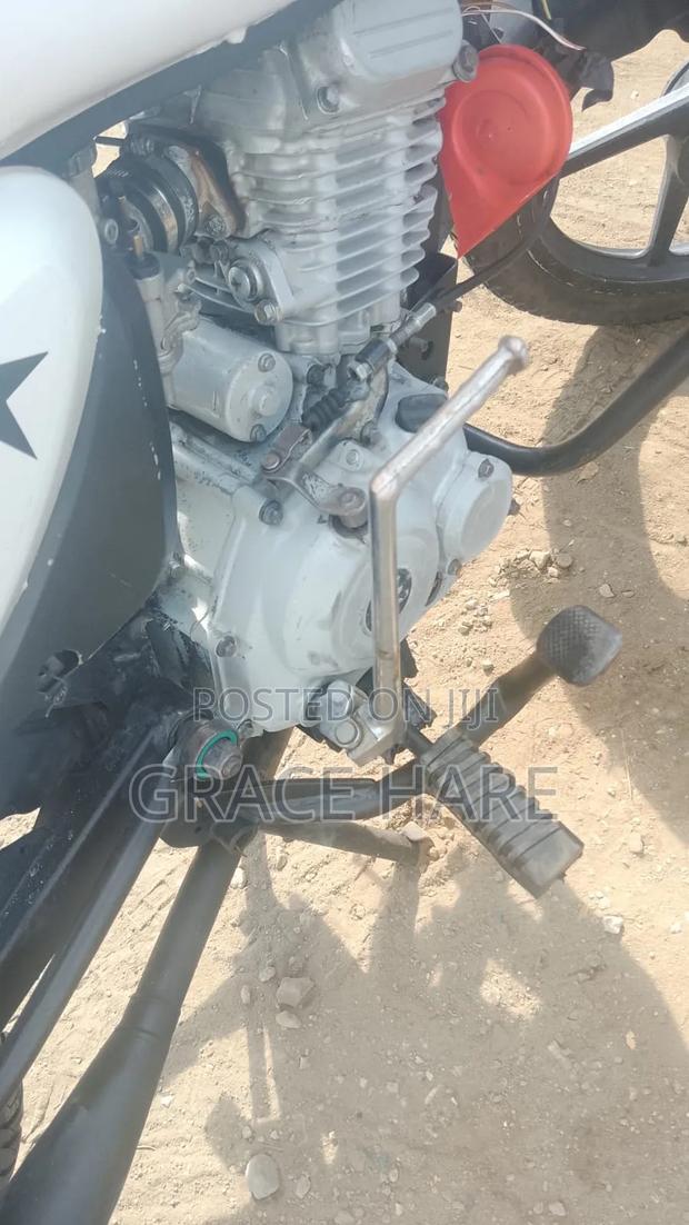 Bajaj Boxer 125 2018 White - thumbnail 6