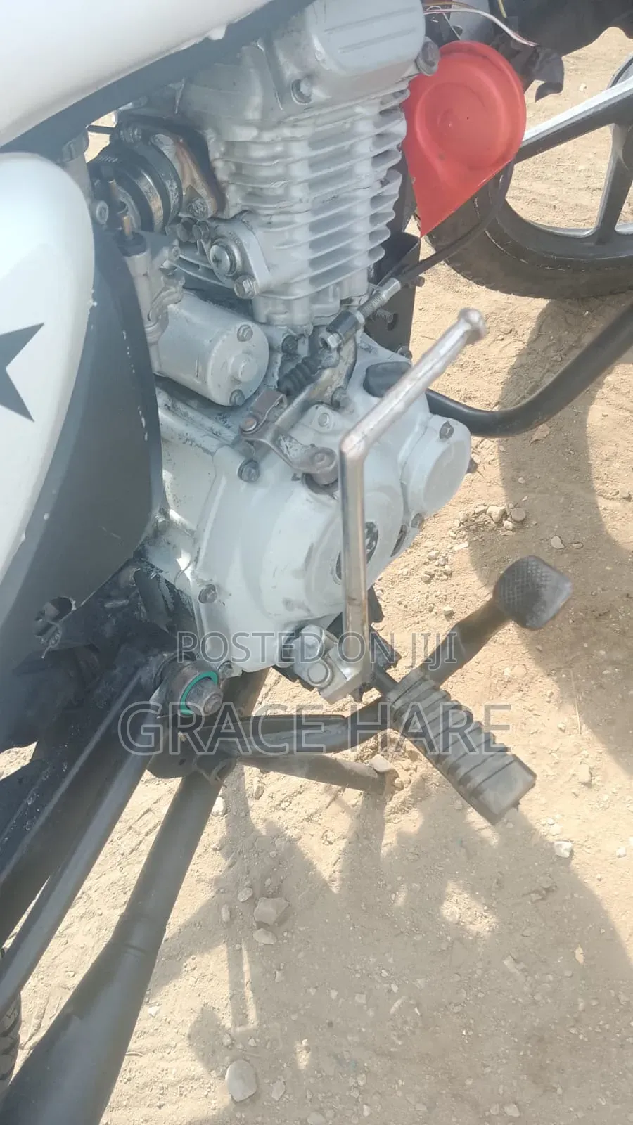 Bajaj Boxer 125 2018 White