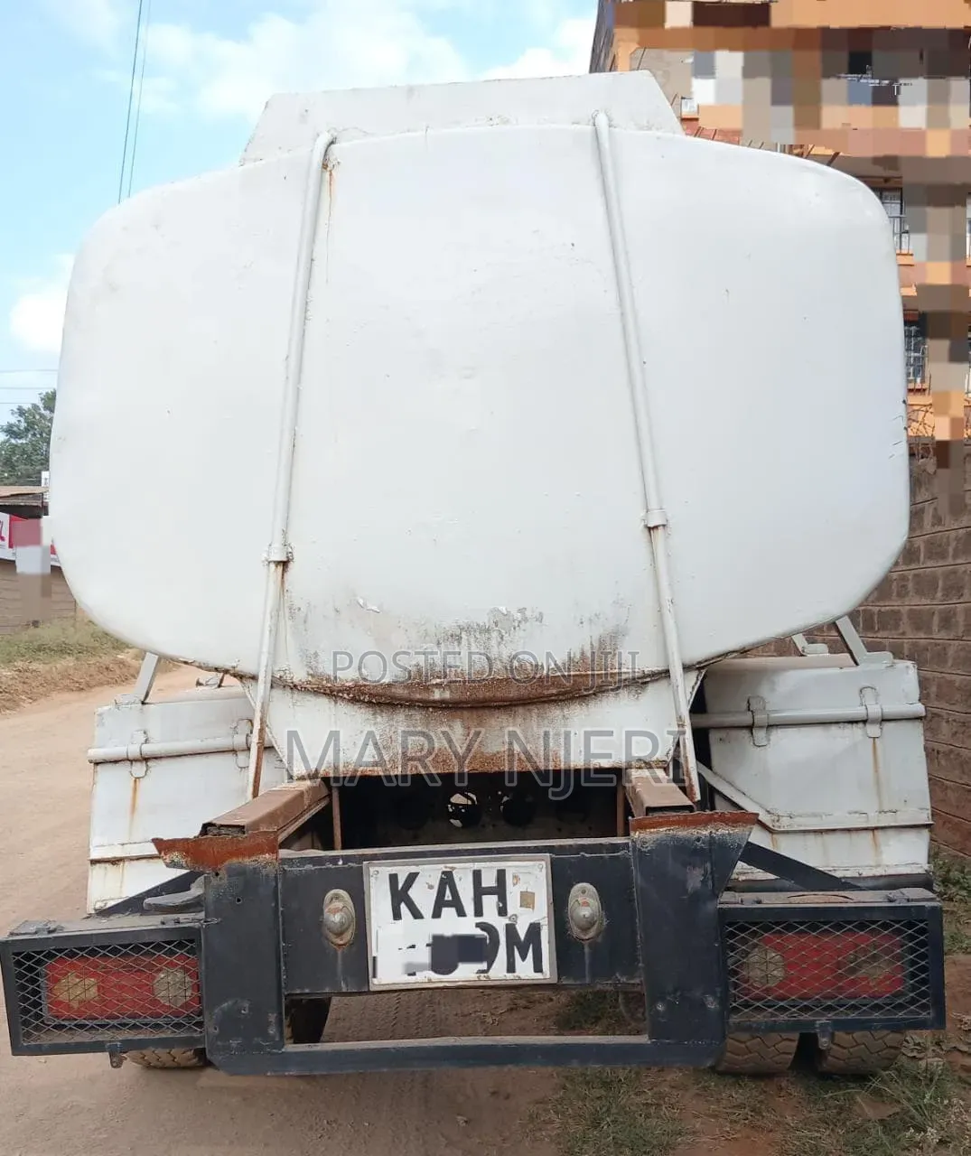 Isuzu Forward,tanker