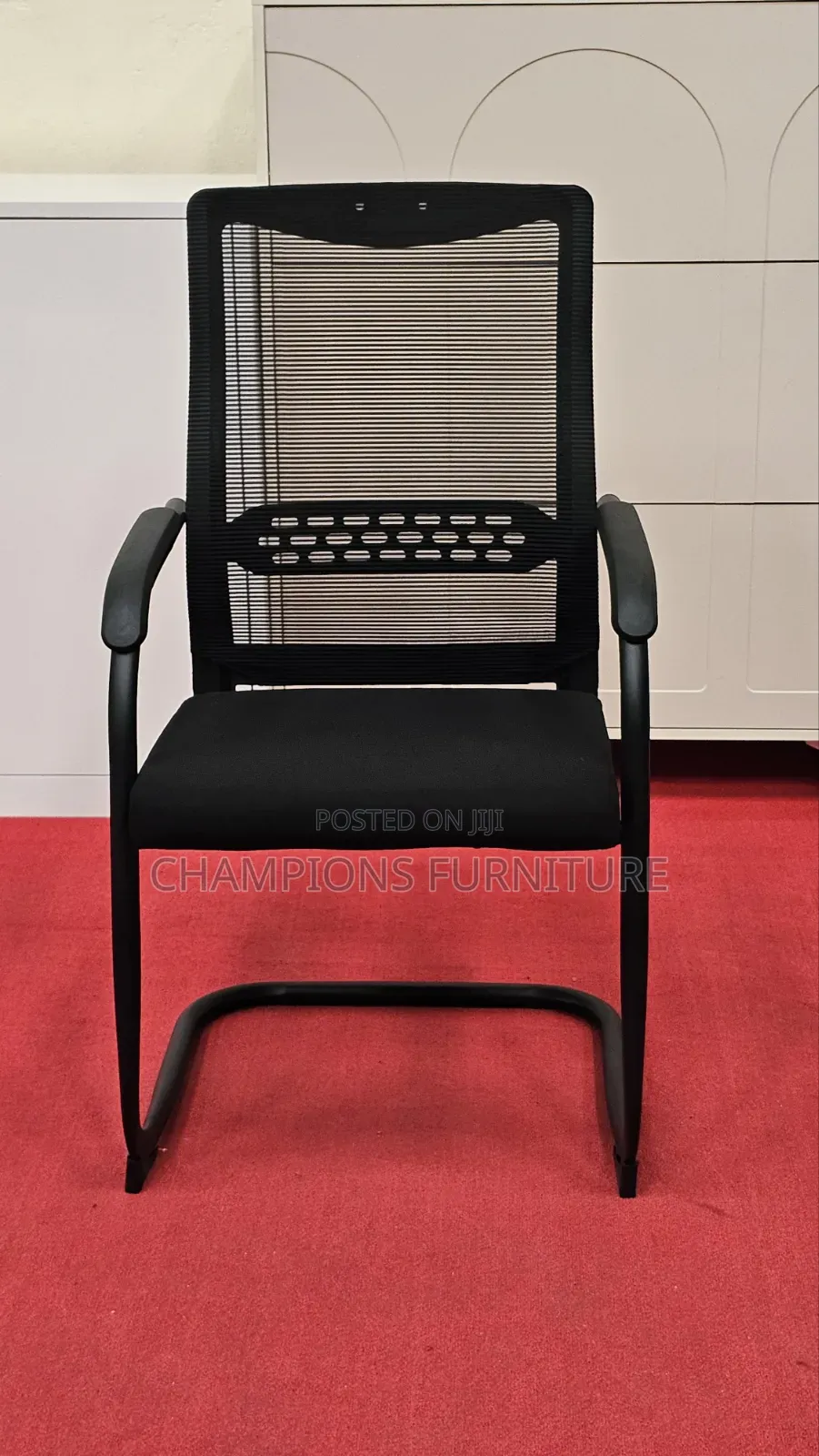 Black Mesh Visitor's Chair