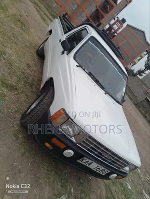Toyota Hilux 1989 White