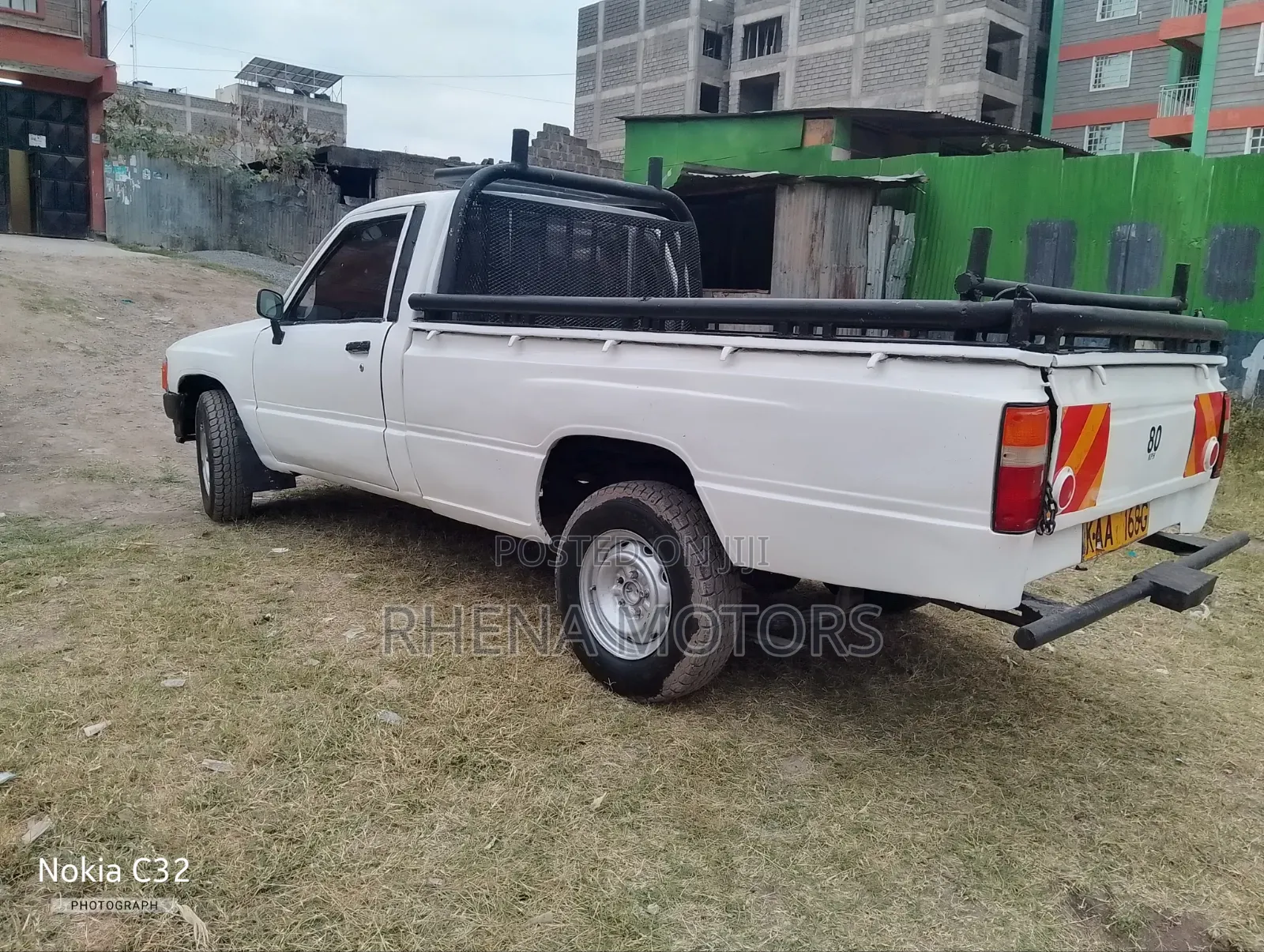 Toyota Hilux 1989 White
