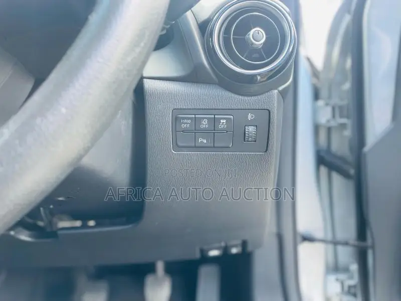 Mazda Demio 2018 Silver
