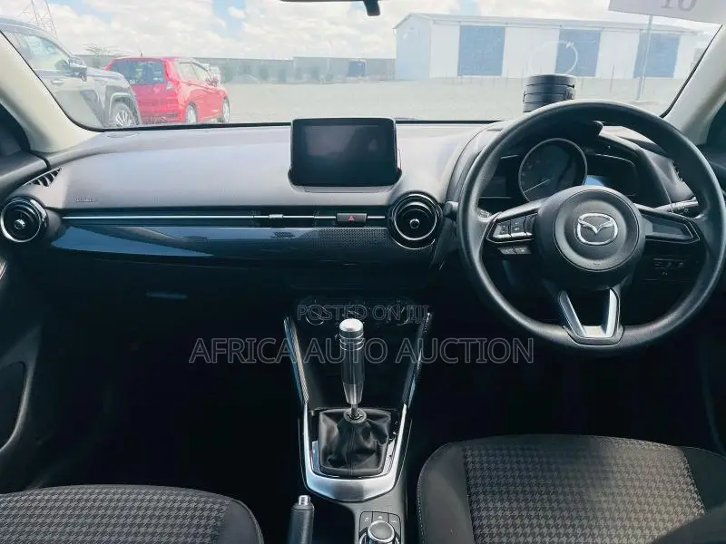 Mazda Demio 2018 Silver