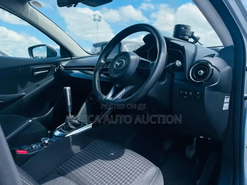 Mazda Demio 2018 Silver