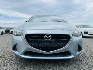 Mazda Demio 2018 Silver