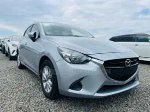 Mazda Demio 2018 Silver