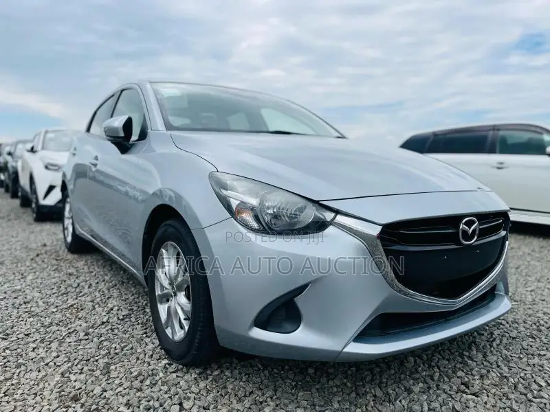 Mazda Demio 2018 Silver