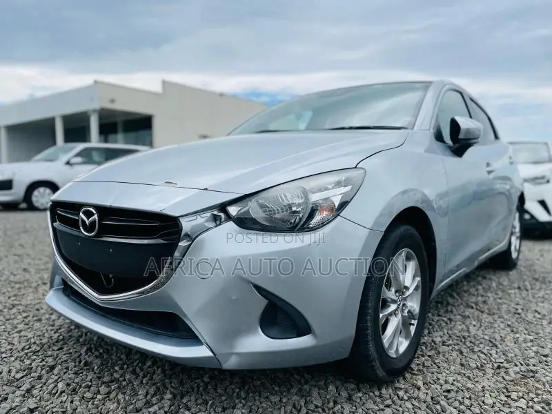 Mazda Demio 2018 Silver