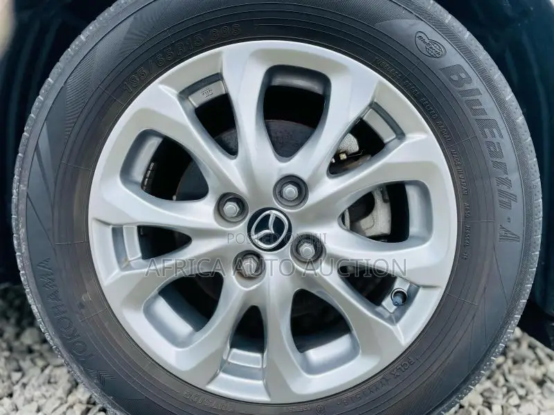 Mazda Demio 2018 Silver