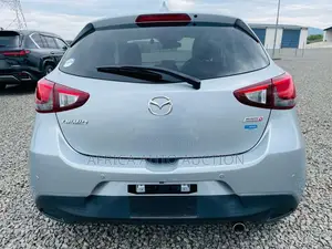 Mazda Demio 2018 Silver