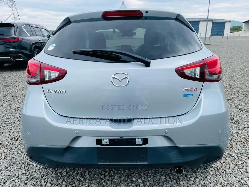 Mazda Demio 2018 Silver