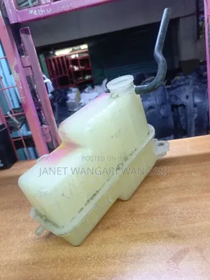 Coolant Reserve Bottle Toyota Vellfire