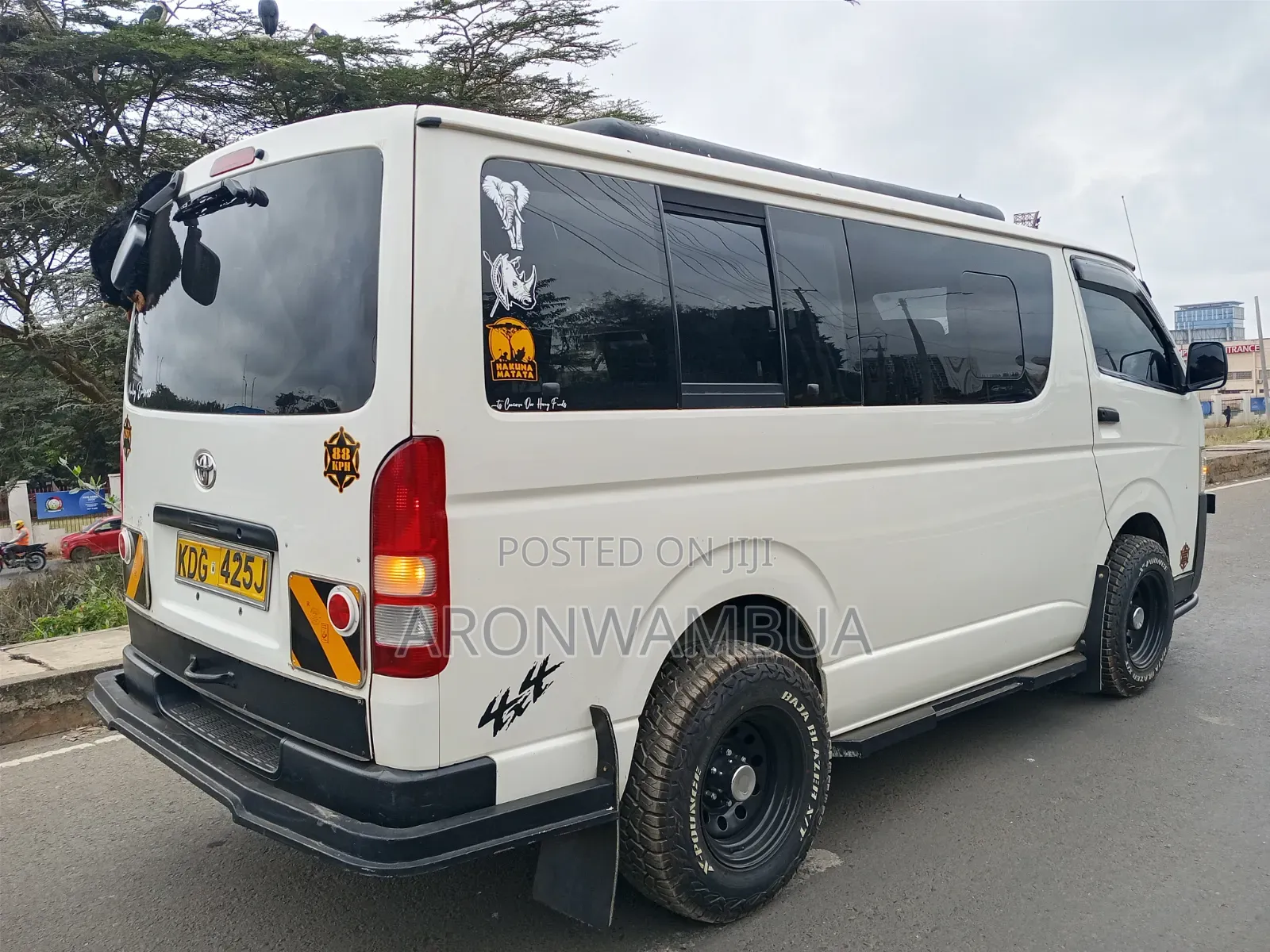 Toyota HiAce 2014 White