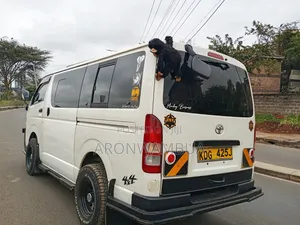 Toyota HiAce 2014 White