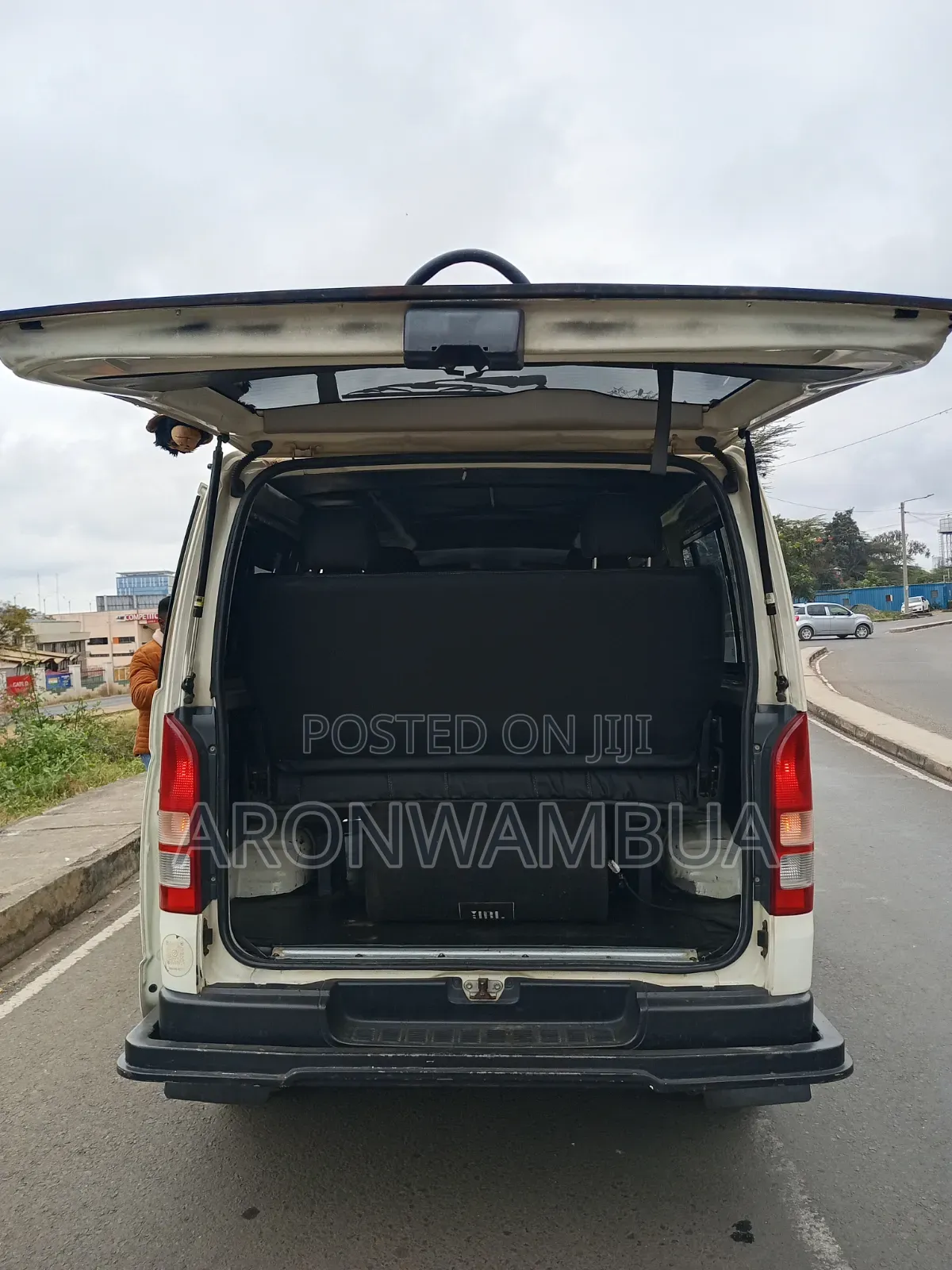 Toyota HiAce 2014 White