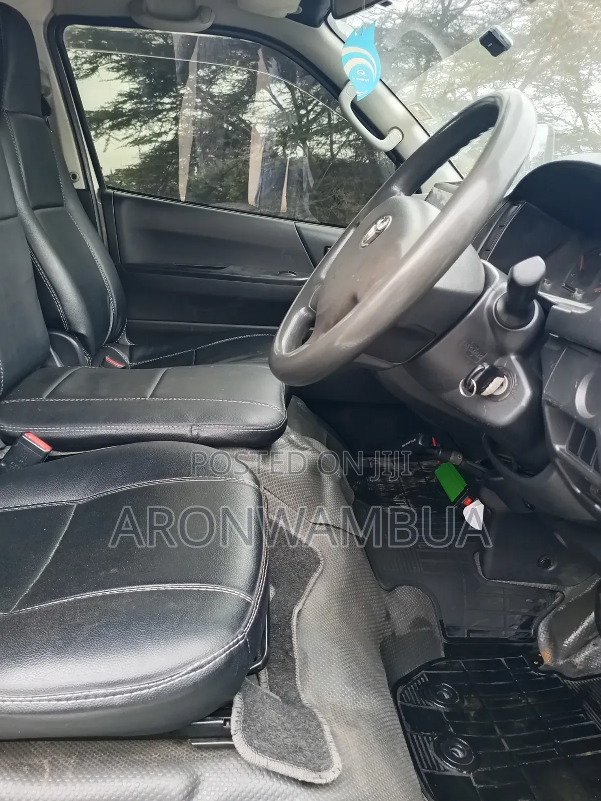 Toyota HiAce 2014 White