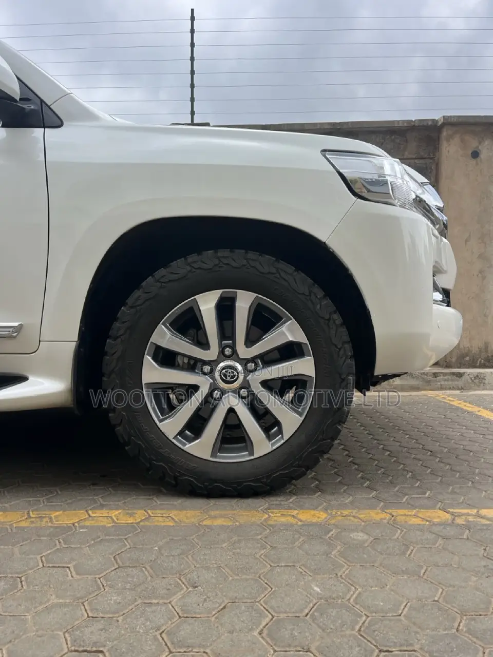 Toyota Land Cruiser 4.6 V8 ZX 2016 White