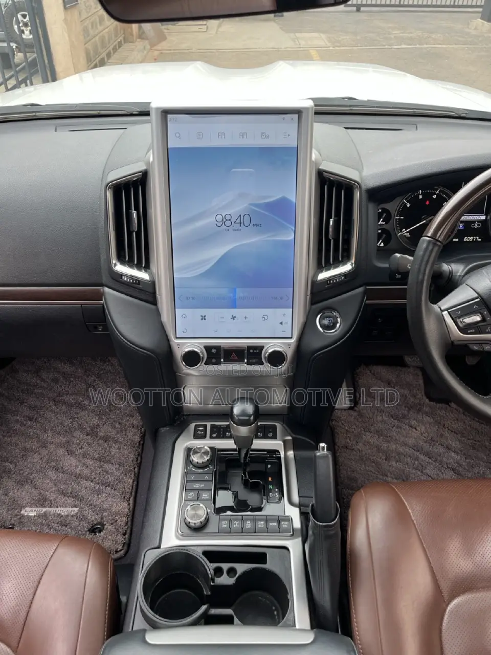 Toyota Land Cruiser 4.6 V8 ZX 2016 White